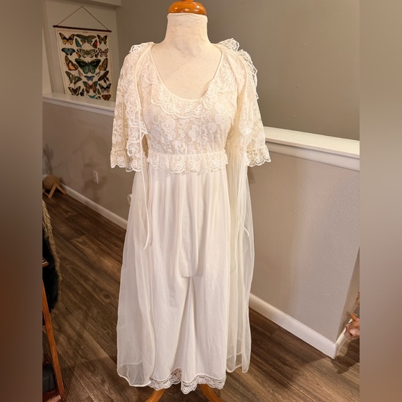 Cinema Etoile Other - Vintage Cinema Etoile Lace Peignoir Robe & Nightgown Set Ivory Bridal S/M